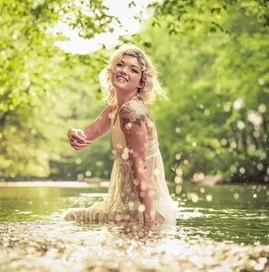 Meet your Posher, Christina